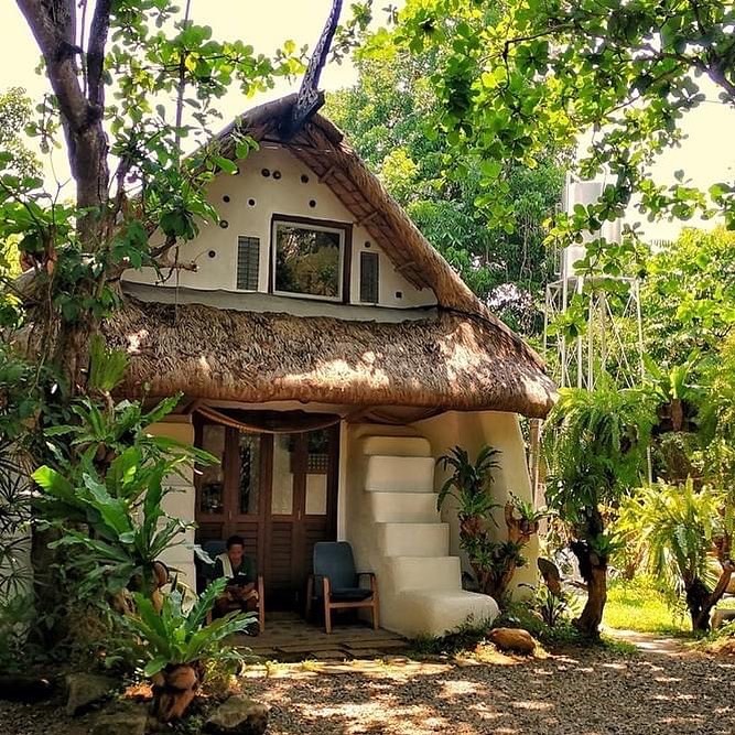 Karakoa earth house at Kapusod