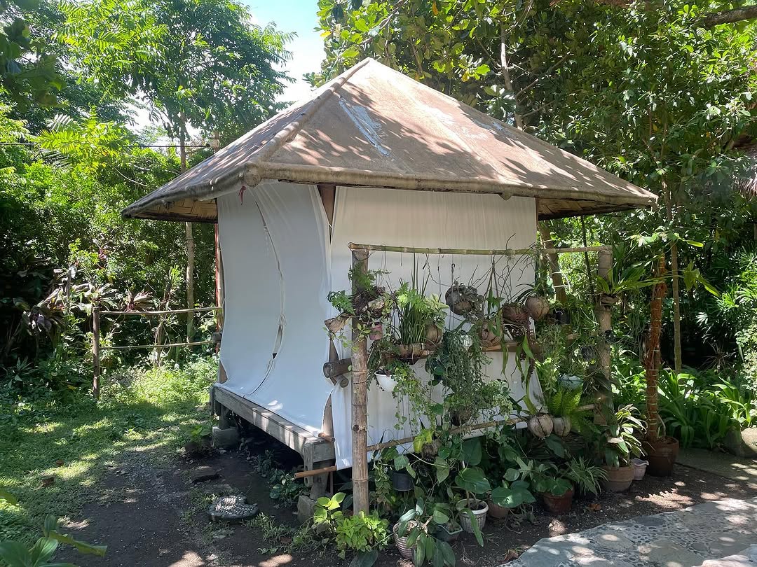 Cabana accommodation at Kapusod